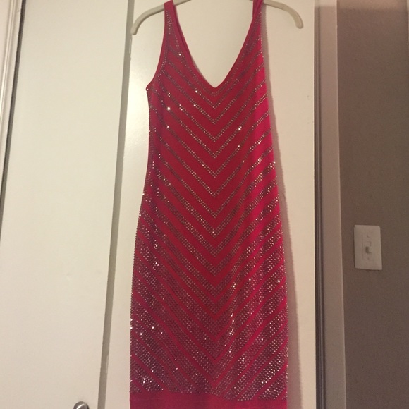 Caché Sparkly Red Dress - Picture 2 of 2