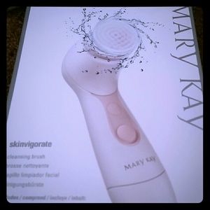 Mary Kay Skinvigorate cleansing brush