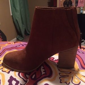 Ecoté suede brown boots