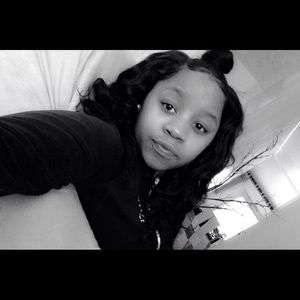 Meet your Posher, Dereka