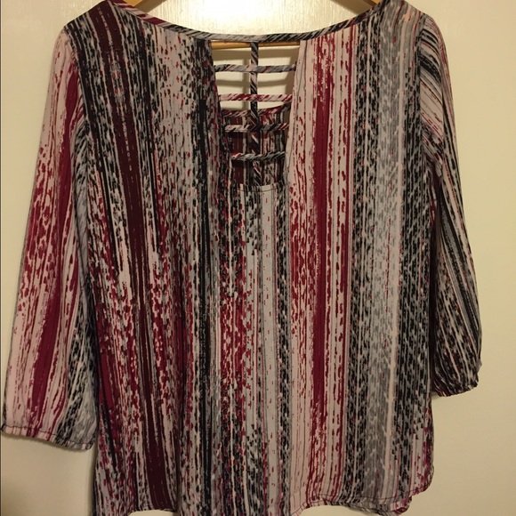 Fun multi-colored top - Picture 2 of 4