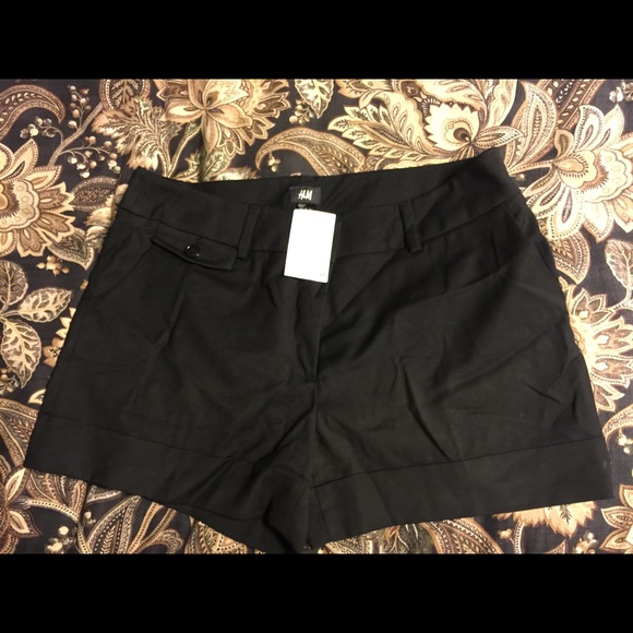 Black h and m shorts
