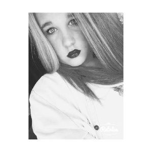 Meet your Posher, Madeline