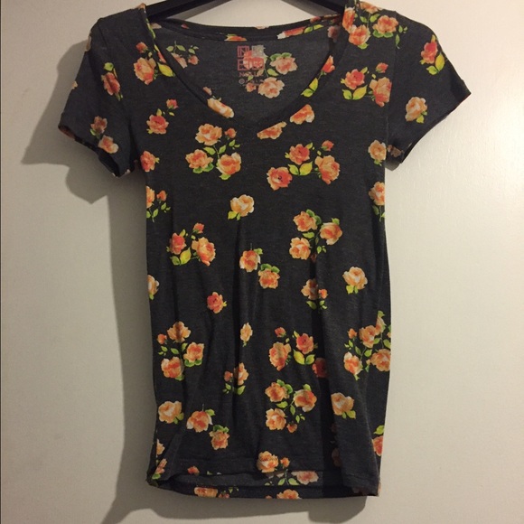 XS Nollie tee