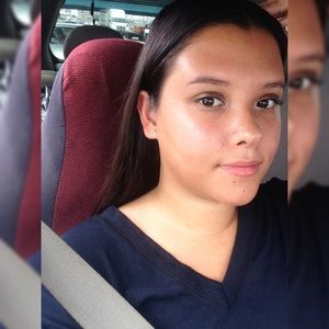 Meet your Posher, Alessandra