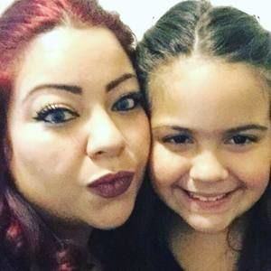 Meet your Posher, Adela