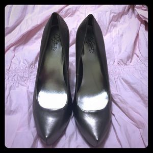 Size 6 silver heels