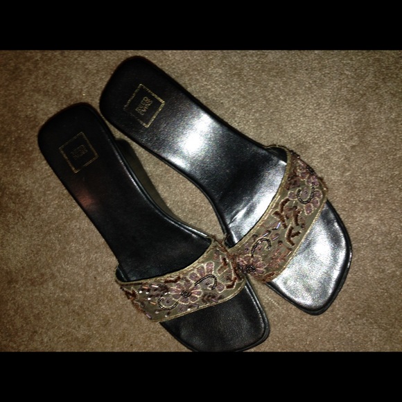 Reed Evins Shoes - Reed Evins beaded slides wedges sz 9