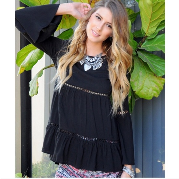 💠💠The JORDAN Bell sleeve top - BLACK - Picture 2 of 2