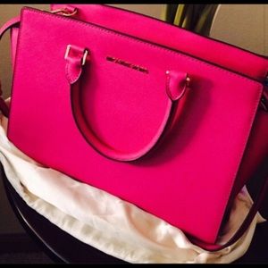 Michael kors large fuchsia selma
