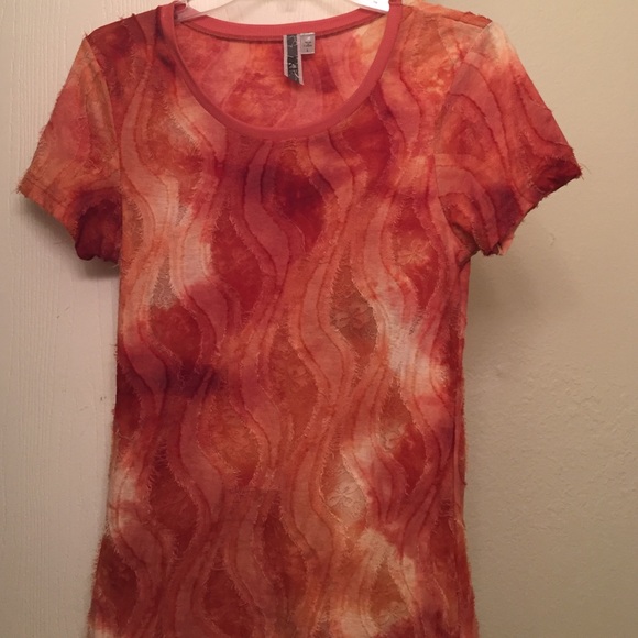 Beautiful orange shirt from buckle