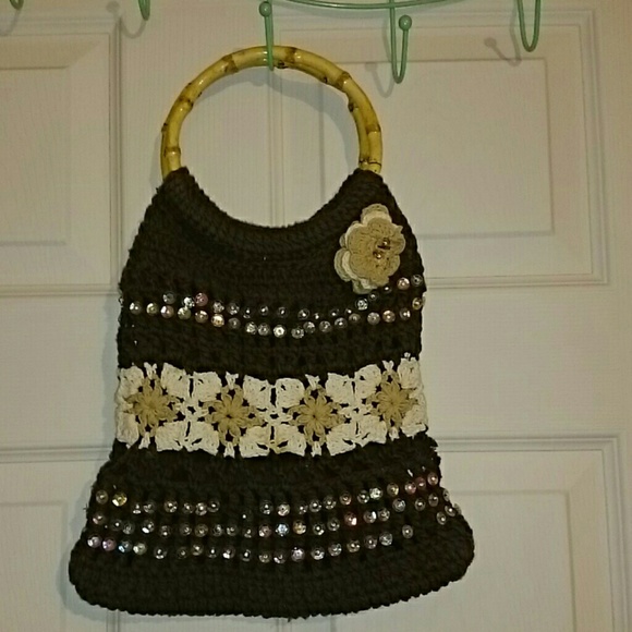 Lilu Handbags - Lilu Crocheted Handbag with wooden handles