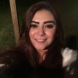 Meet your Posher, Larissa