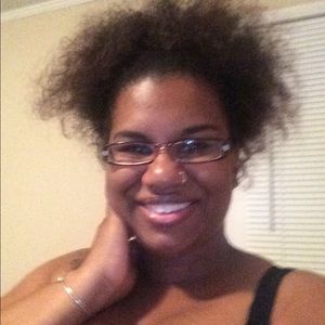 Meet your Posher, Brenna