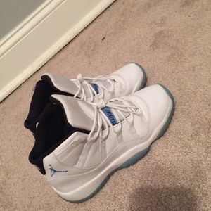 RETRO 11s