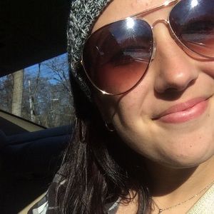 Meet your Posher, Abby