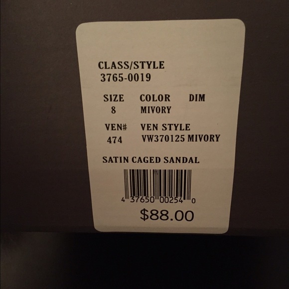 Vera Wang heels brand new size 8 - Picture 3 of 3