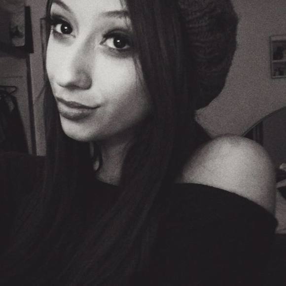 Meet your Posher, Lorena - Picture 1 of 1