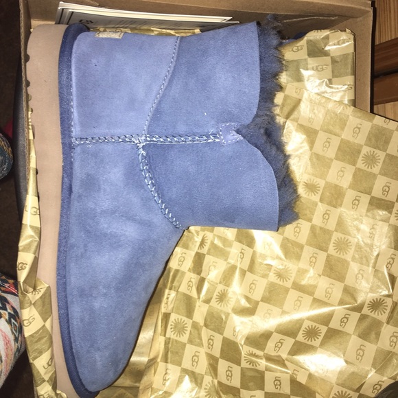 Bailey button short woman's ugg boots. - Picture 3 of 3