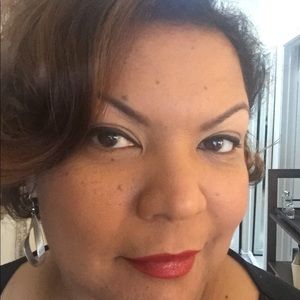 Meet your Posher, Candia