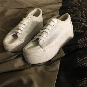 Platform Tennis Shoe 90s Grunge