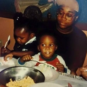 Meet your Posher, Dominique