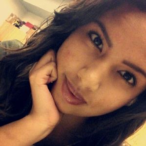 Meet your Posher, Perla