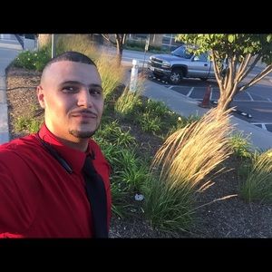 Meet your Posher, Laith