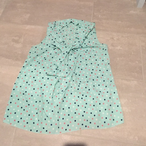 Polka dot sleeveless shirt