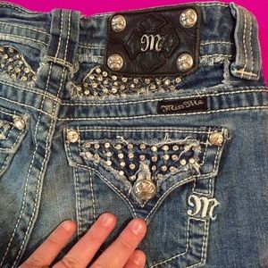 💋Miss Me Hot Pants, Jean Shorts Sz 25 Rhinestones
