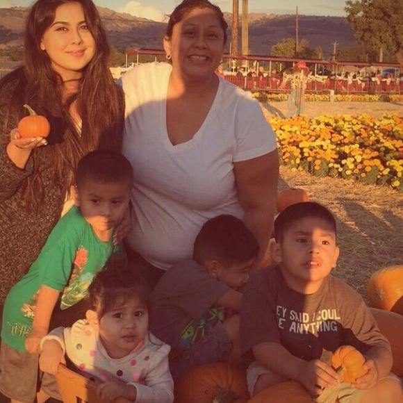 Meet your Posher, Catalina - Picture 1 of 1