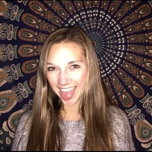 Meet your Posher, Arielle