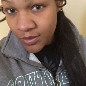 Meet your Posher, Aneisha