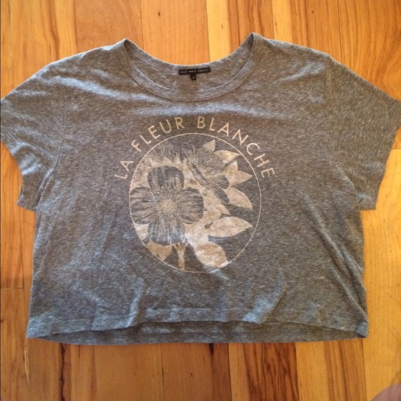 Urban Outfitters crop Tee - Picture 1 of 2