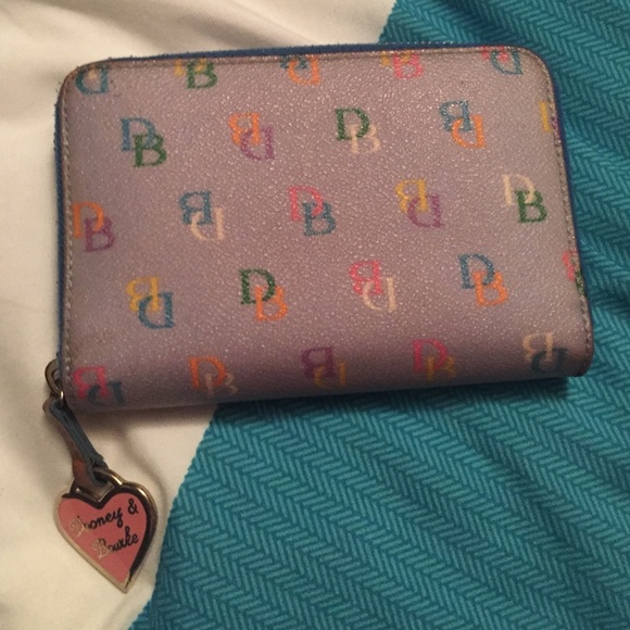 Dooney & Bourke Handbags - Dooney and Bourke Wallet