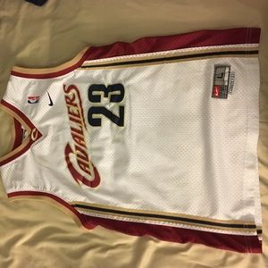 Lebron James (Big Boys) Jersey Size L 100% Auth