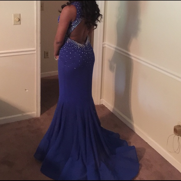 Prom dresses - Picture 2 of 2
