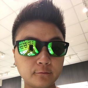 Meet your Posher, Raquel