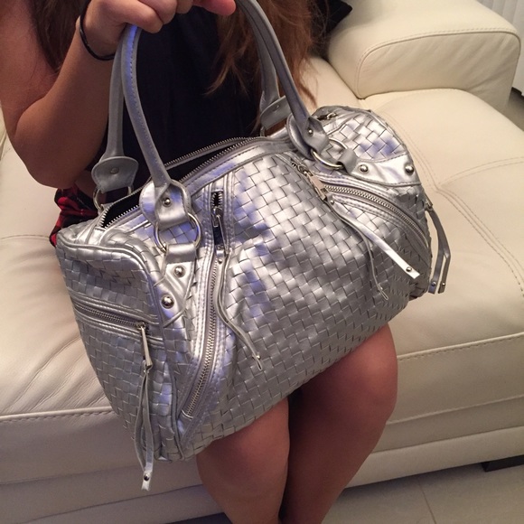 2B bebe Silver handbag 🌬