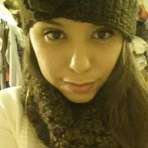 Meet your Posher, Desiree