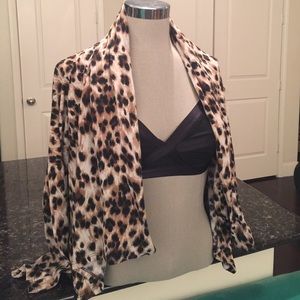 Leopard open throw over