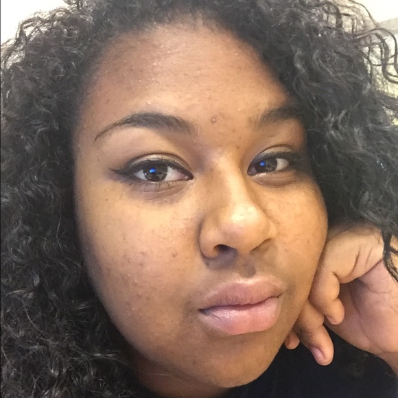 Meet your Posher, Marialysa - Picture 1 of 1