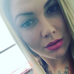 Meet your Posher, Desiree