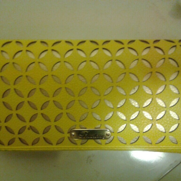 Buxton Multi-Pocket Wallet, Yellow/Gold