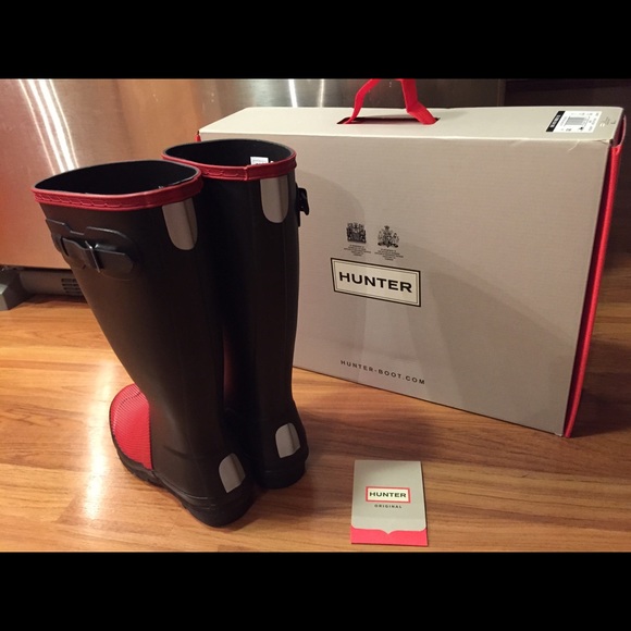 New with Box Hunter Boots - Red and Black - Picture 2 of 3