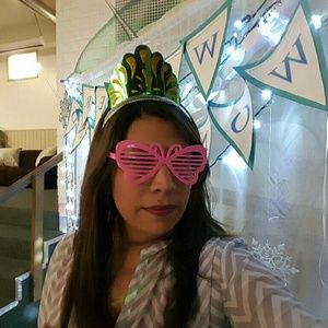 Meet your Posher, Laura