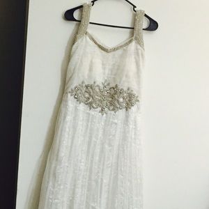 This is the cute gown in creamy color