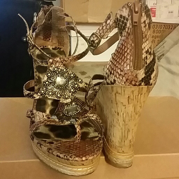 Wedge Sandals - Picture 4 of 4