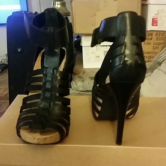 High Heel Sandals - Picture 3 of 4