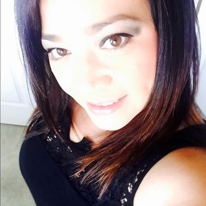 Meet your Posher, Cynthia